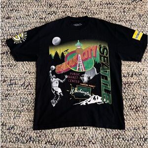 men’s vintage sneak city/seattle tee!